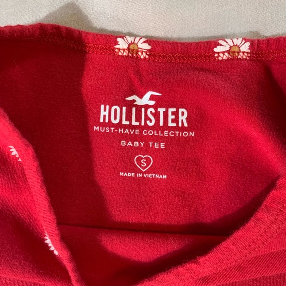 Hollister Baby Tee - Picture 3 of 5